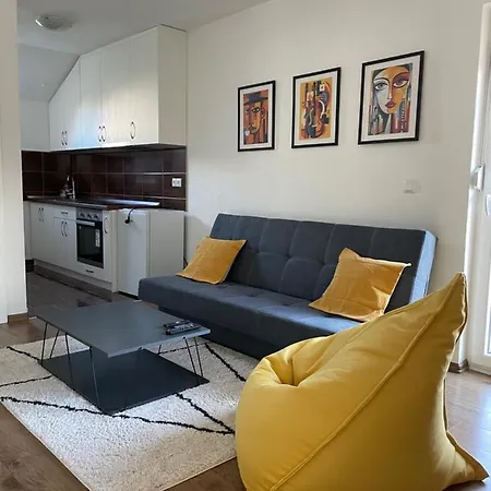 Dolly Bell Apartment Kotor Varos